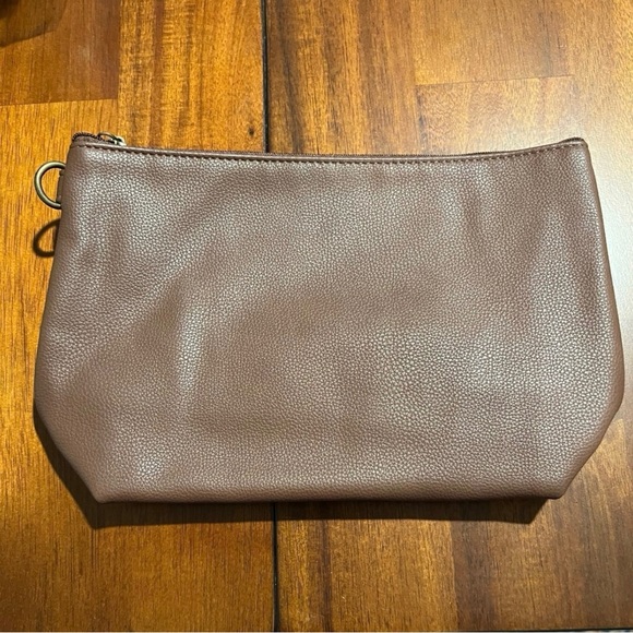 Thirty One Tapered Pouch - Picture 7 of 8